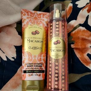 Peach prosecco macaroon